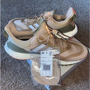 BRAND NEW Ultraboost 22 CRDY